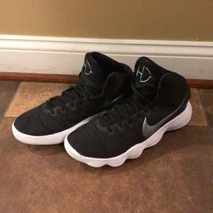 Nike Hyperdunk 2017 Size 8.5 Basketball Sneaker